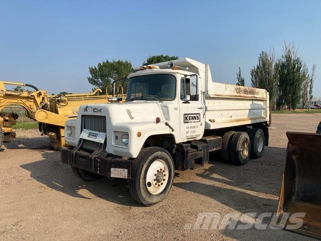 Mack DM686S Lastbiler med tip