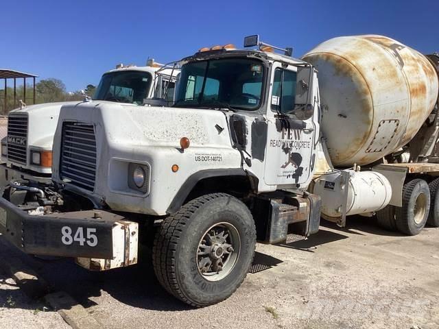Mack DM690S Andre lastbiler