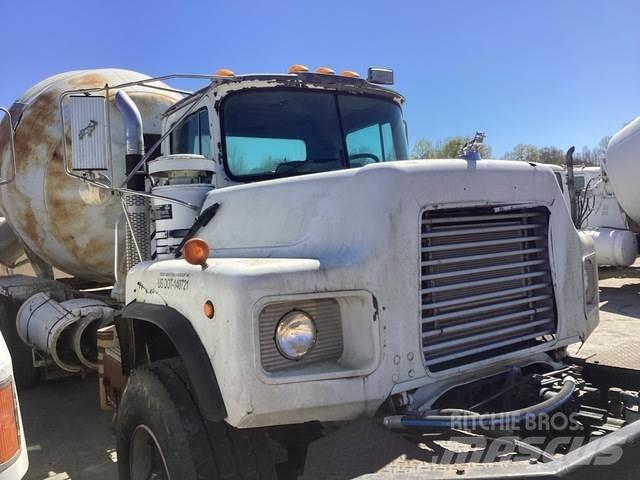 Mack DM690S Andre lastbiler