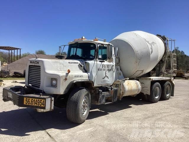 Mack DM690S Andre lastbiler