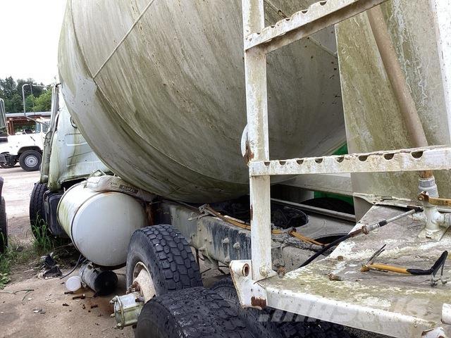 Mack DM690S Andre lastbiler