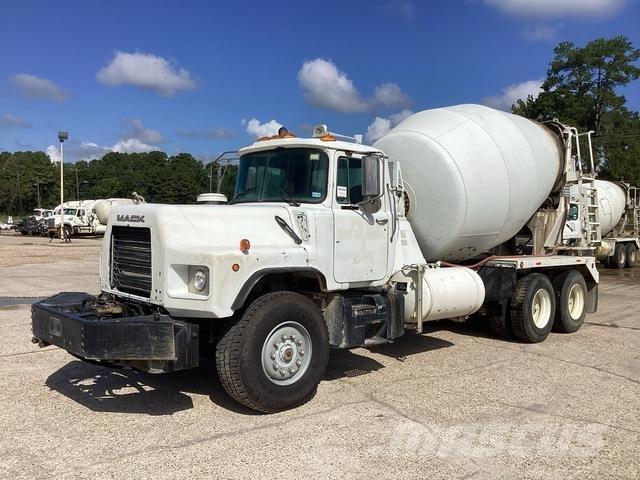 Mack DM690S Andre lastbiler