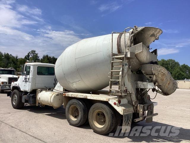 Mack DM690S Andre lastbiler
