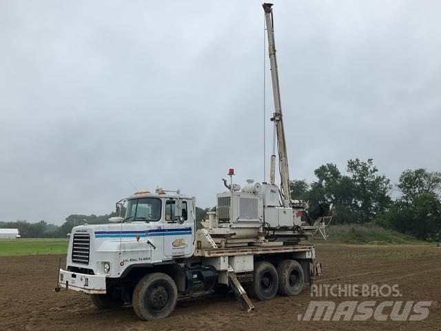 Mack DMM6906S Lastbilmonterede borerigge