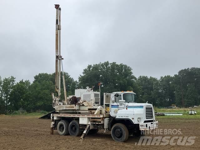 Mack DMM6906S Lastbilmonterede borerigge