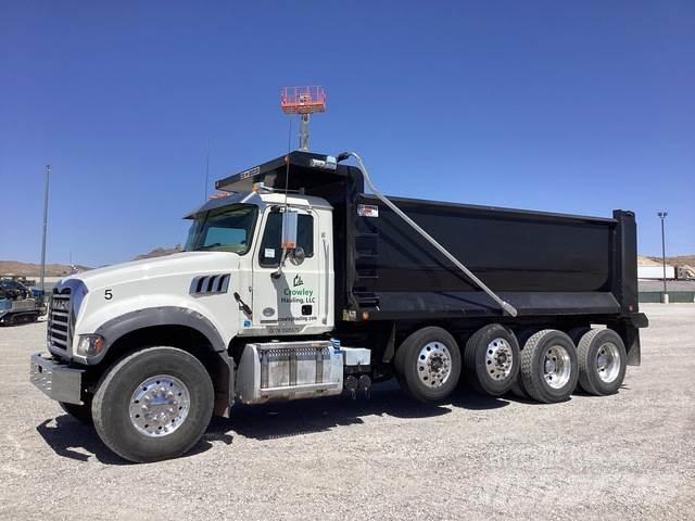Mack GR104F Lastbiler med tip