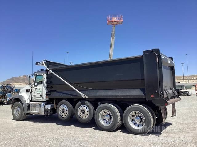 Mack GR104F Lastbiler med tip
