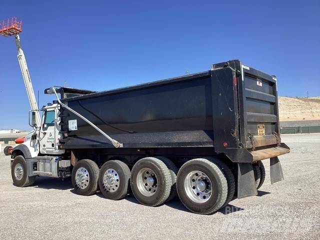 Mack GR104F Lastbiler med tip