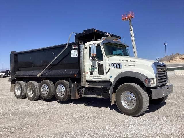 Mack GR104F Lastbiler med tip