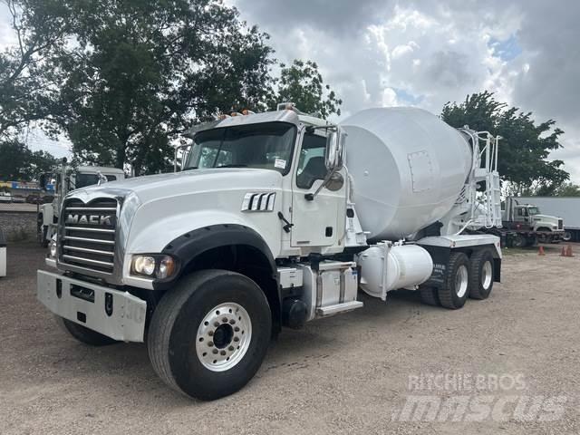 Mack GR64F Andre lastbiler