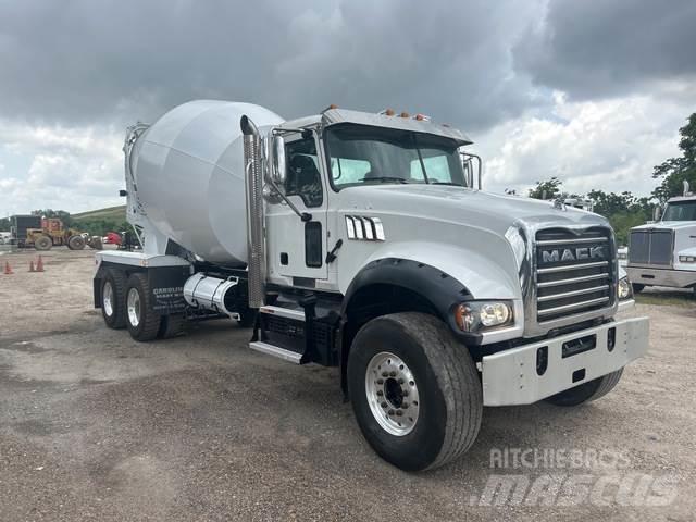 Mack GR64F Andre lastbiler