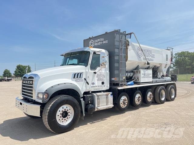 Mack GR64F Betonbiler