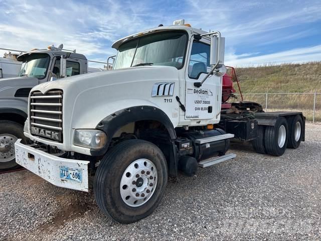 Mack GU713 Trækkere