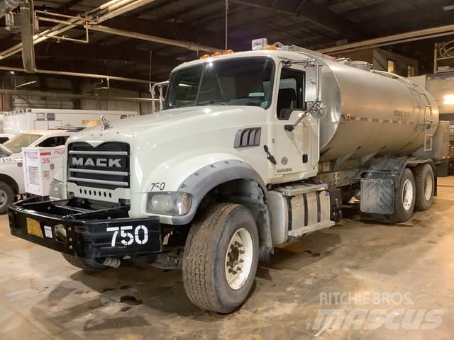 Mack GU713 Tankvogne - vand