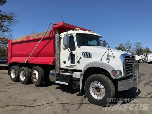 Mack GU713 Lastbiler med tip