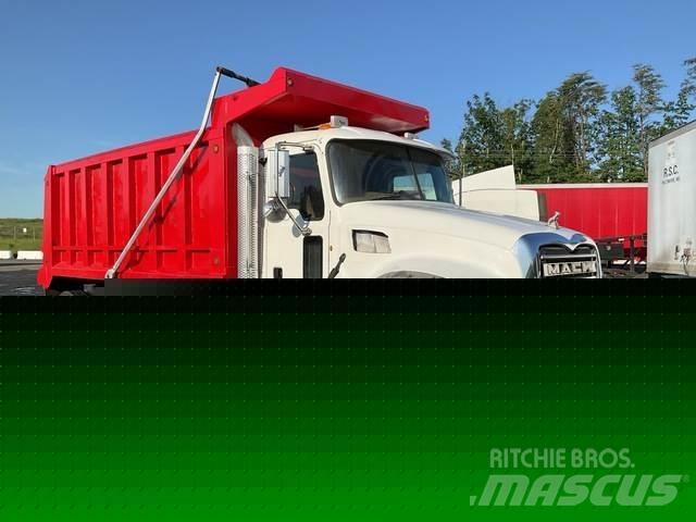 Mack GU713 Lastbiler med tip