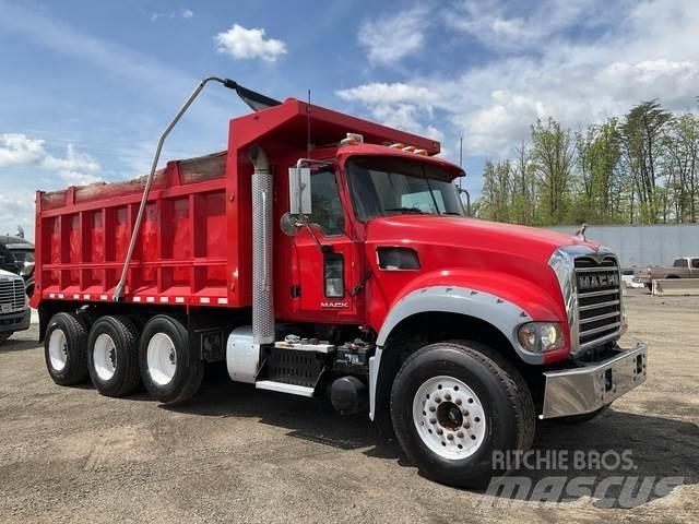 Mack GU713 Lastbiler med tip