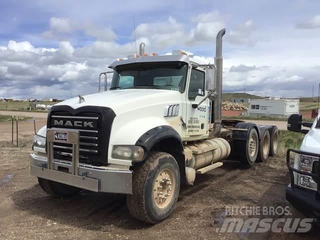 Mack GU713 Trækkere