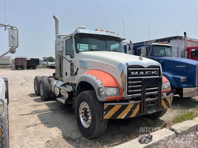 Mack GU713 Trækkere