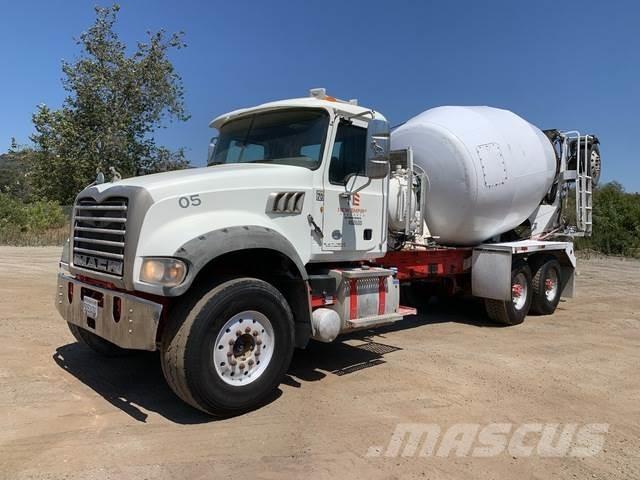 Mack GU713 Andre lastbiler