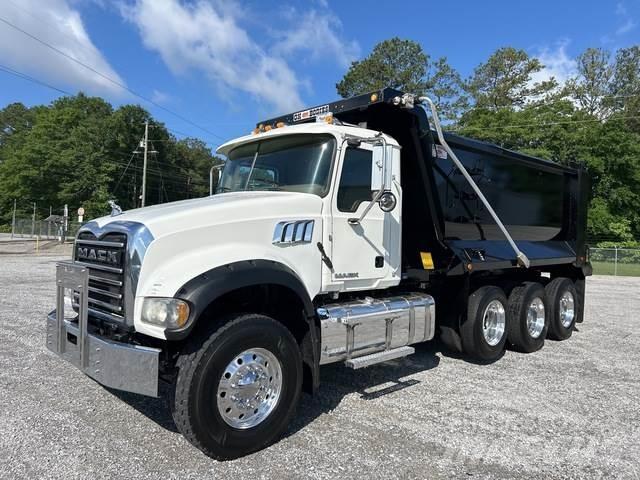 Mack GU713 Lastbiler med tip