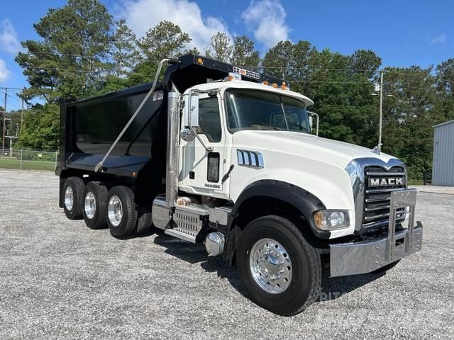 Mack GU713 Lastbiler med tip