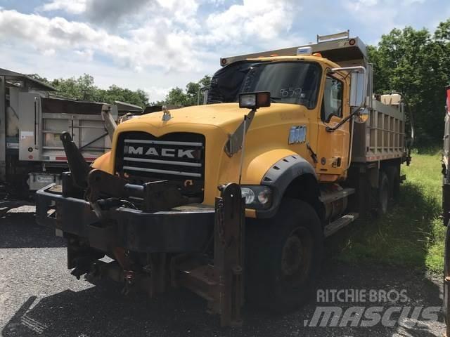 Mack GU713 Sneskovle og -plove