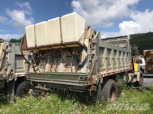 Mack GU713 Sneskovle og -plove
