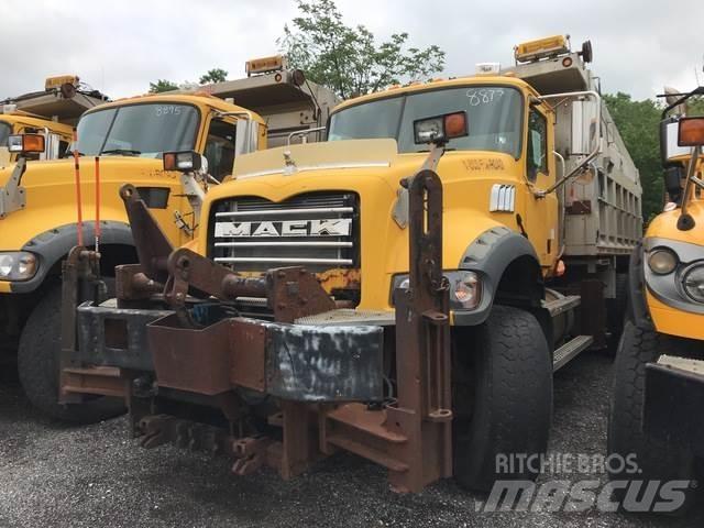 Mack GU713 Sneskovle og -plove