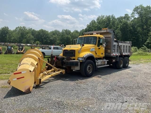 Mack GU713 Sneskovle og -plove