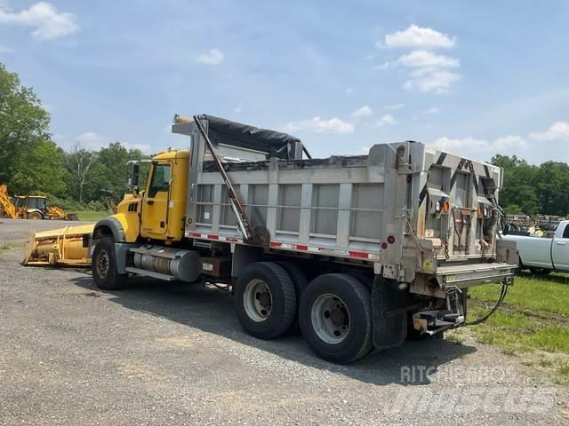 Mack GU713 Sneskovle og -plove