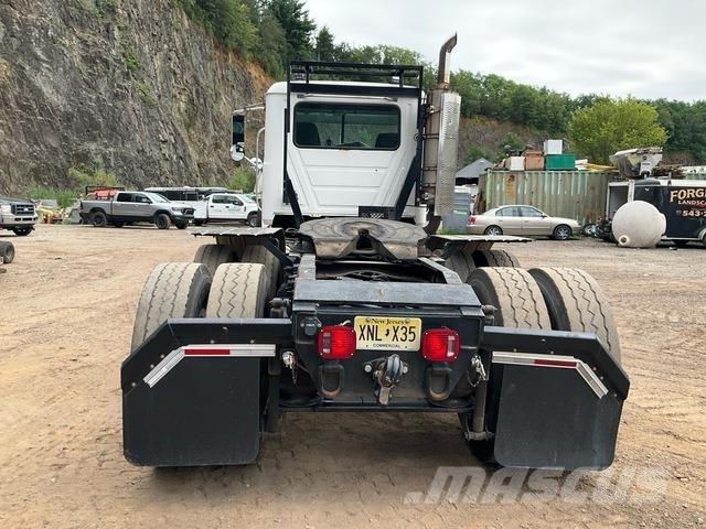 Mack GU713 Trækkere