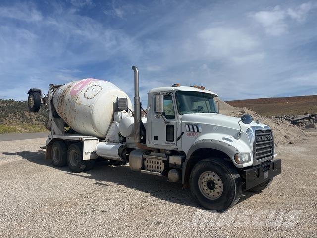 Mack GU713 Andre lastbiler