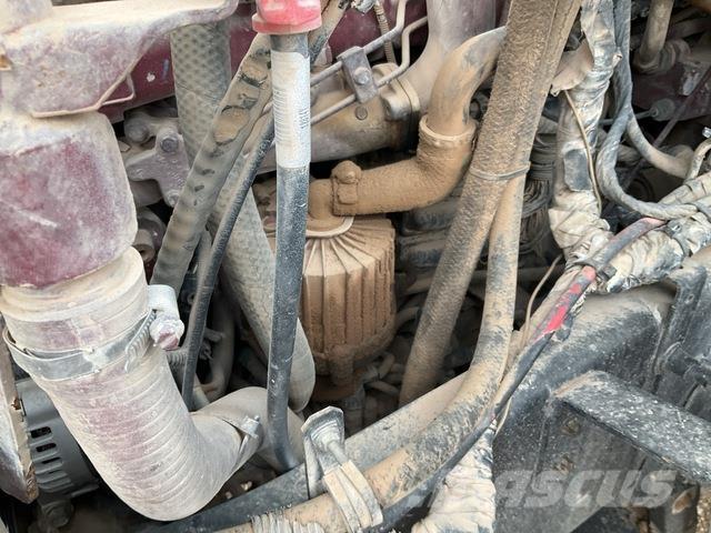 Mack GU713 Lastbil med lad/Flatbed