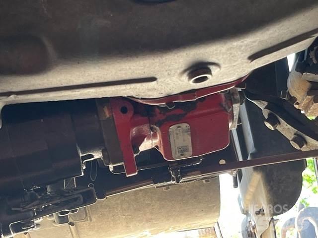 Mack GU813 Lastbiler med tip