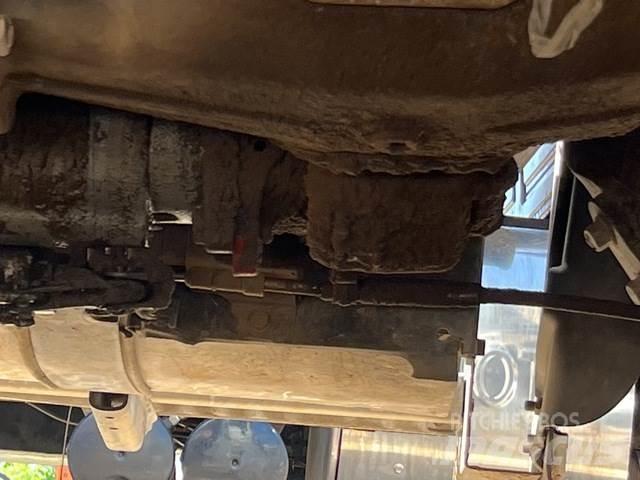Mack GU813 Lastbiler med tip
