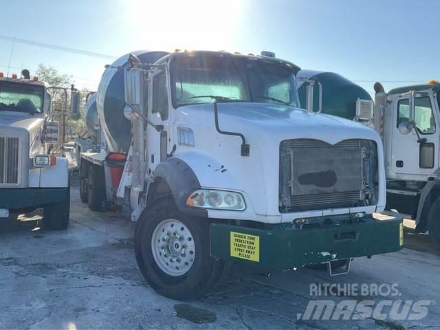Mack GU813 Andre lastbiler