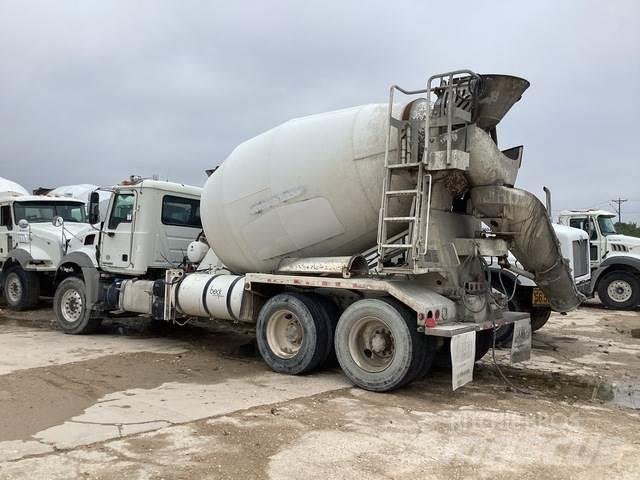 Mack GU813 Andre lastbiler