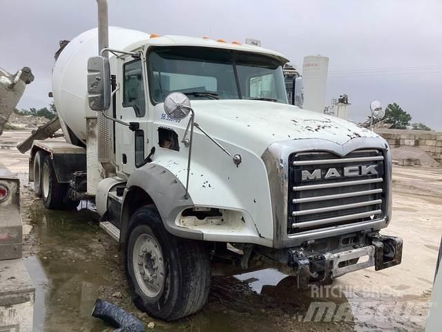 Mack GU813 Andre lastbiler