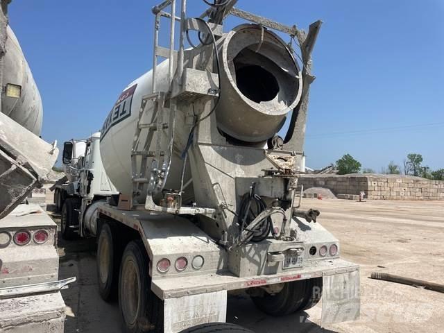 Mack GU813 Andre lastbiler