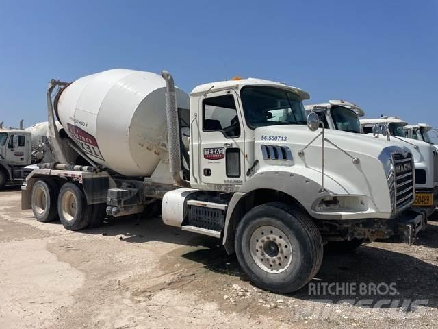 Mack GU813 Andre lastbiler