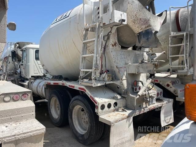 Mack GU813 Andre lastbiler