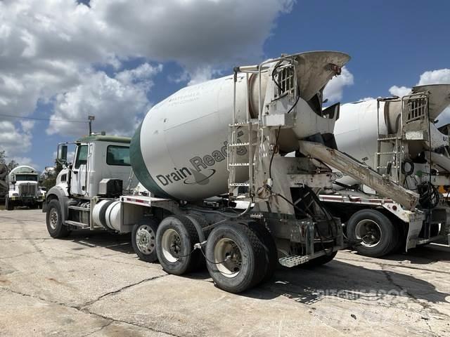 Mack GU813 Andre lastbiler