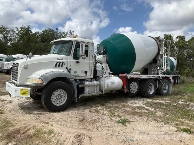 Mack GU813 Andre lastbiler