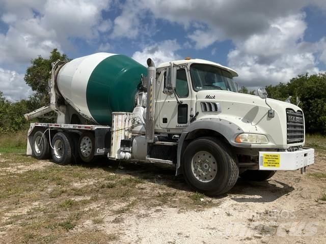 Mack GU813 Andre lastbiler