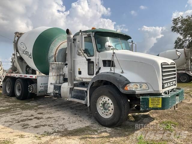 Mack GU813 Andre lastbiler