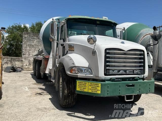 Mack GU813 Andre lastbiler