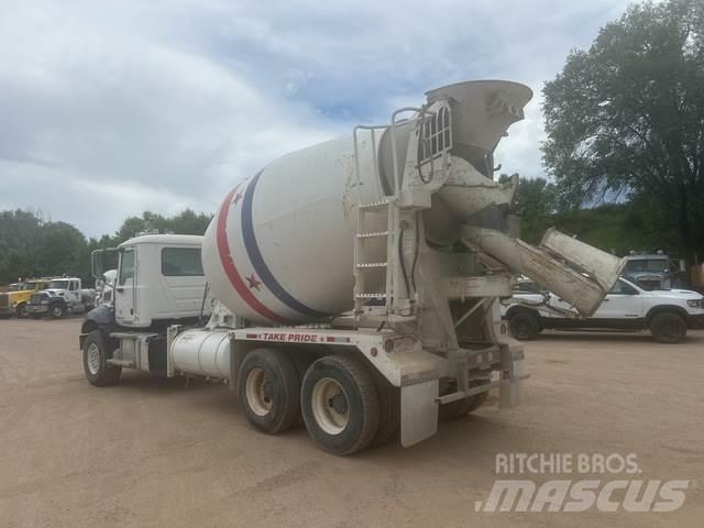 Mack GU813 Andre lastbiler
