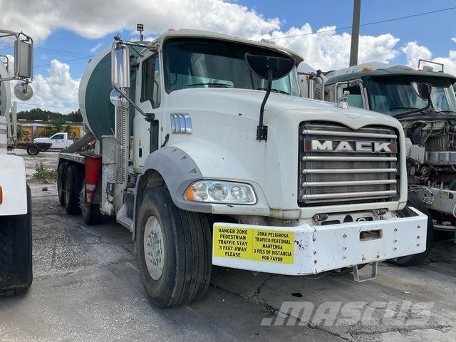 Mack GU813 Andre lastbiler