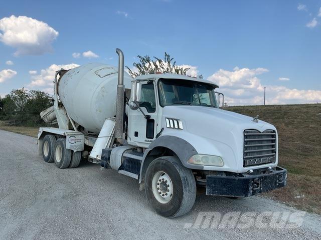 Mack GU813 Andre lastbiler